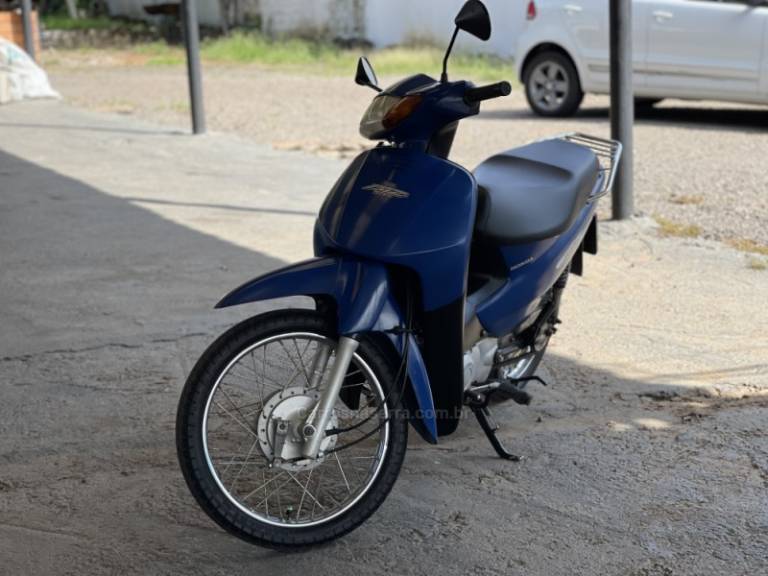 HONDA - BIZ 100 - 2004/2005 - Azul - R$ 6.900,00