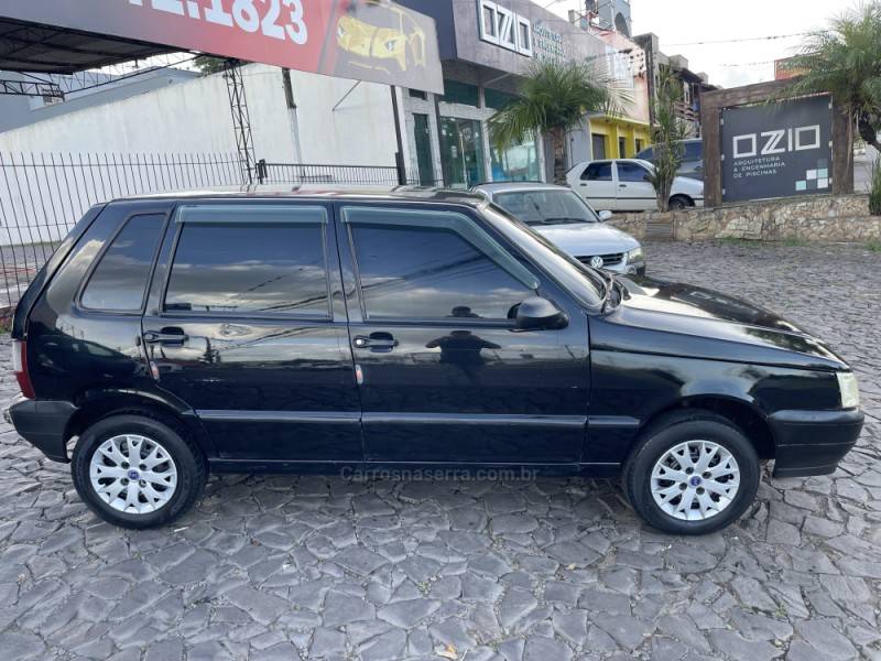 FIAT - UNO - 2005/2006 - Preta - Sob Consulta