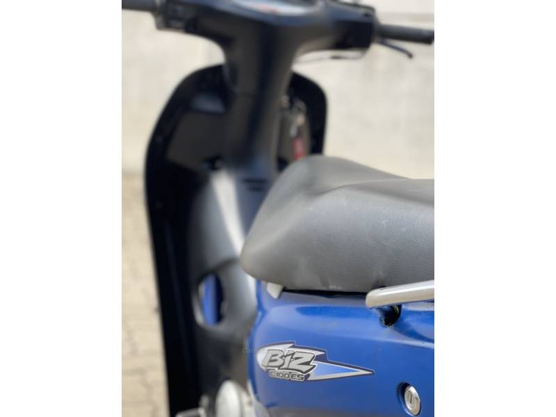 HONDA - BIZ 100 - 2004/2005 - Azul - R$ 6.900,00