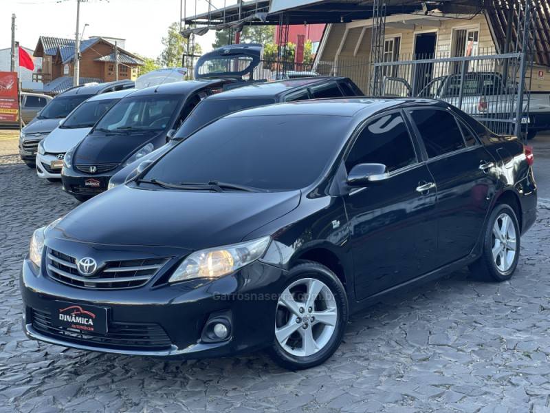 TOYOTA - COROLLA - 2011/2012 - Preta - Sob Consulta
