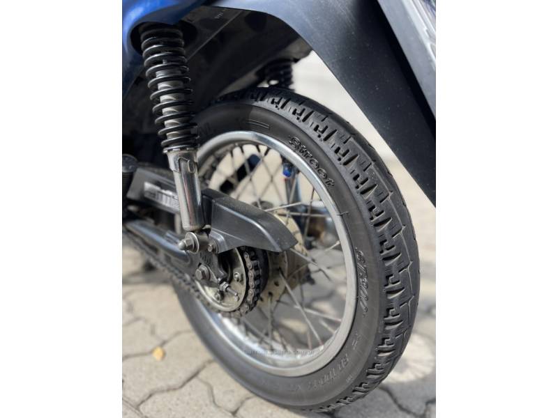 HONDA - BIZ 100 - 2004/2005 - Azul - R$ 6.900,00